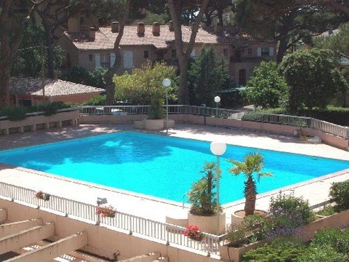 Apartment Appartement 2 Pieces Avec Piscine, Loggia Et Parking - Proche Port Et Plages De Hyeres - Fr-1-335-174